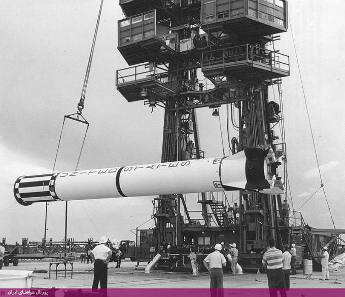 "مرکوری" نخستین سفینه فضایی سرنشین‌دار آمریکا بود که در اواخر دهه 1950 طرح آن اجرایی شد. این ناو تنها سفینه سرنشین‌دار است که برای آزمایش درستی کار سامانه‌های آن از میمون استفاده شد.