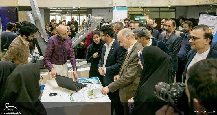 گزارش تصویری بازدید اصحاب رسانه از دستاوردهای فضایی در پژوهشگاه فضایی ایران 