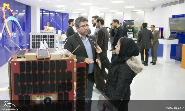 گزارش تصویری بازدید اصحاب رسانه از دستاوردهای فضایی در پژوهشگاه فضایی ایران 