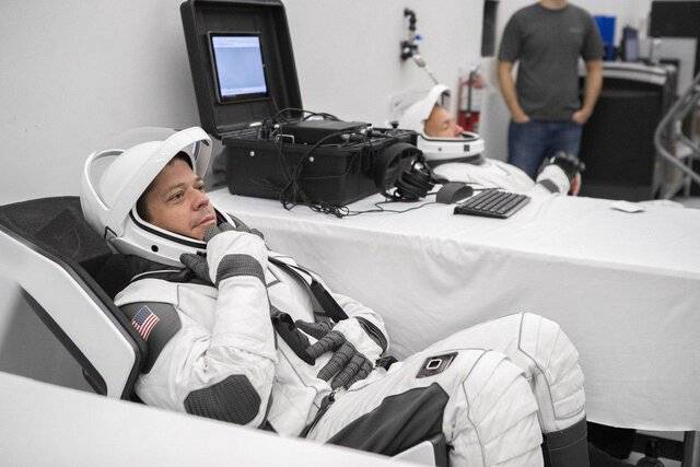 آماده‌سازی نخستین فضانوردان مأموریت سرنشین‌دار «دراگون» شرکت اسپیس‌ایکس