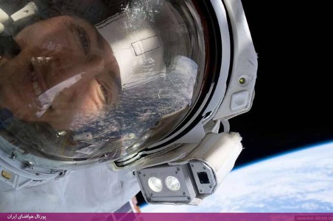 سلفی استثنایی و تاریخ‌ساز فضانورد زن کریستینا کوخ (+تصاویر)