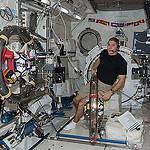 Astronaut Mike Hopkins With SPHERES-RINGS